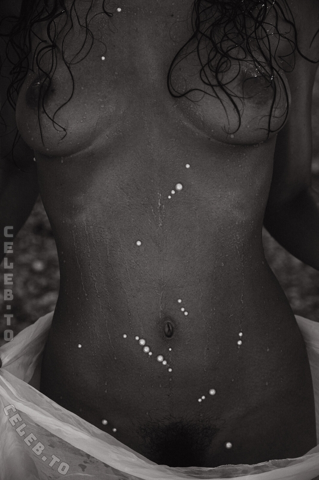 Emilie Payet butts