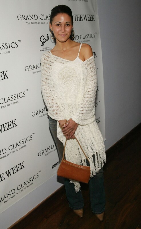 Emmanuelle Chriqui legs