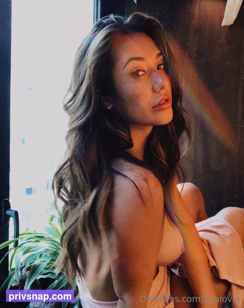 Evalovia - fallinlovia OnlyFans Leaks (57 Photos) - NudoStar
