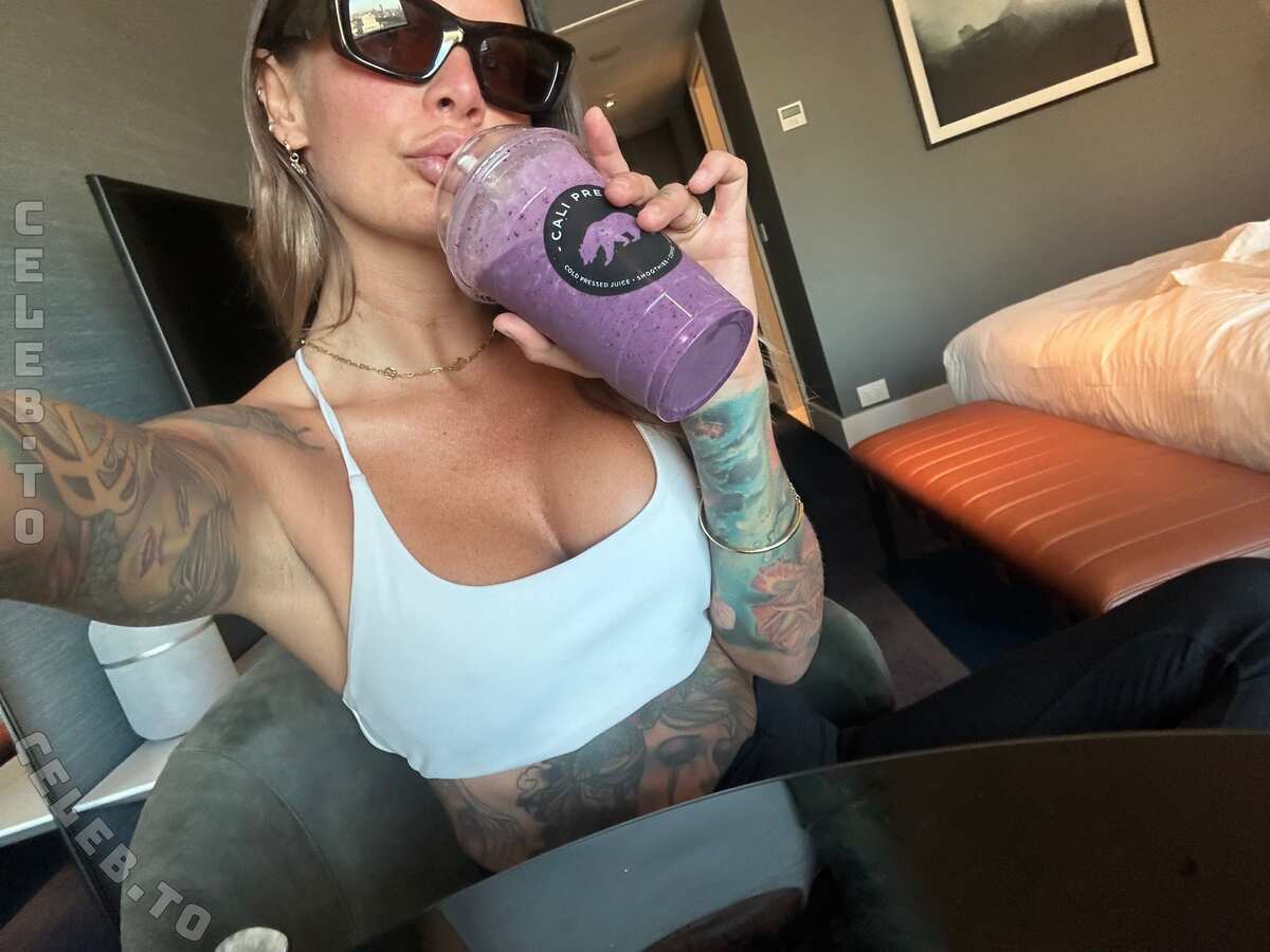 Evelynuncovered Nude OnlyFans (6 Photos)