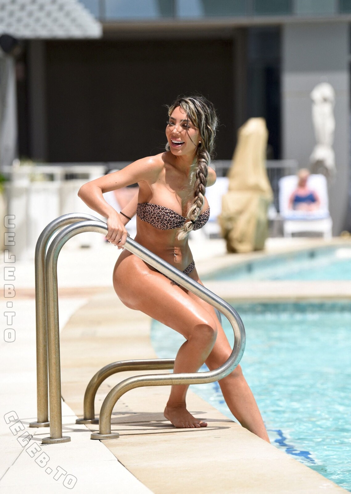 Farrah Abraham hands