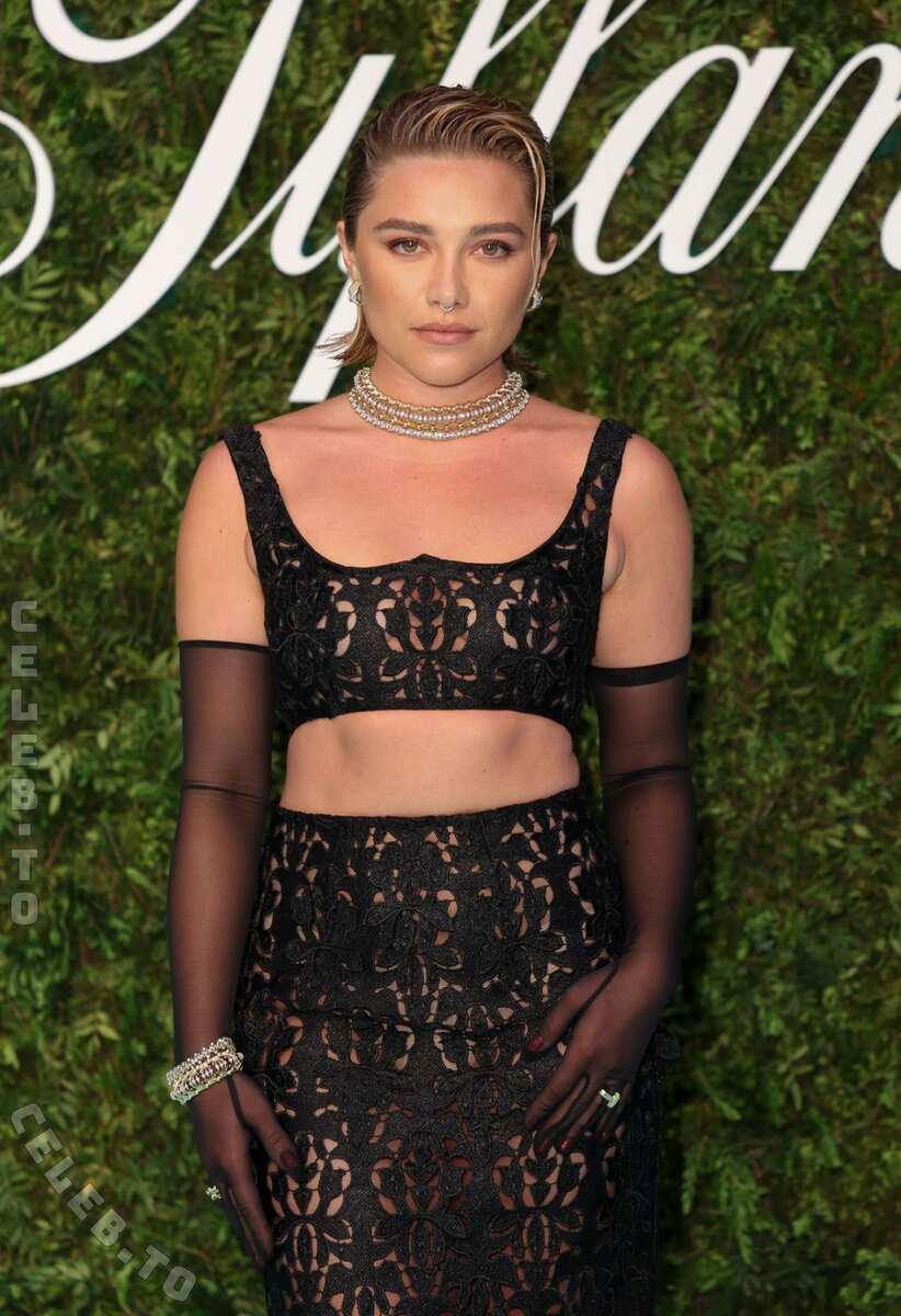Florence Pugh Sexy (Video)