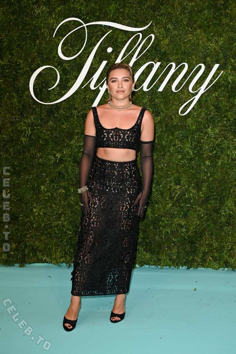 Florence Pugh Sexy (Video)