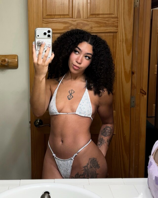 Frizzylifts / missfrizz Nude Leaks OnlyFans  - Leaked Models