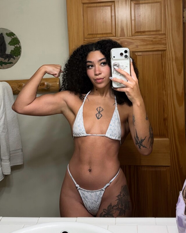 Frizzylifts / missfrizz Nude Leaks OnlyFans  - Leaked Models