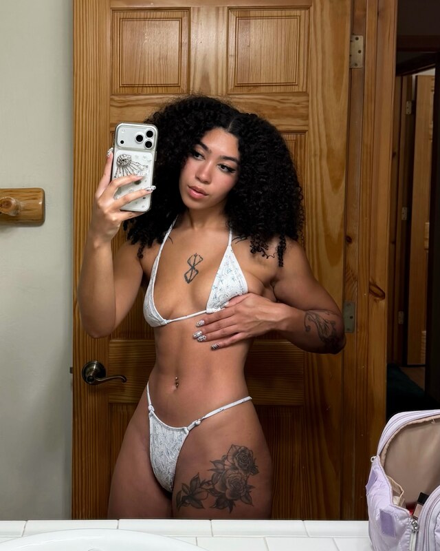 Frizzylifts / missfrizz Nude Leaks OnlyFans  - Leaked Models