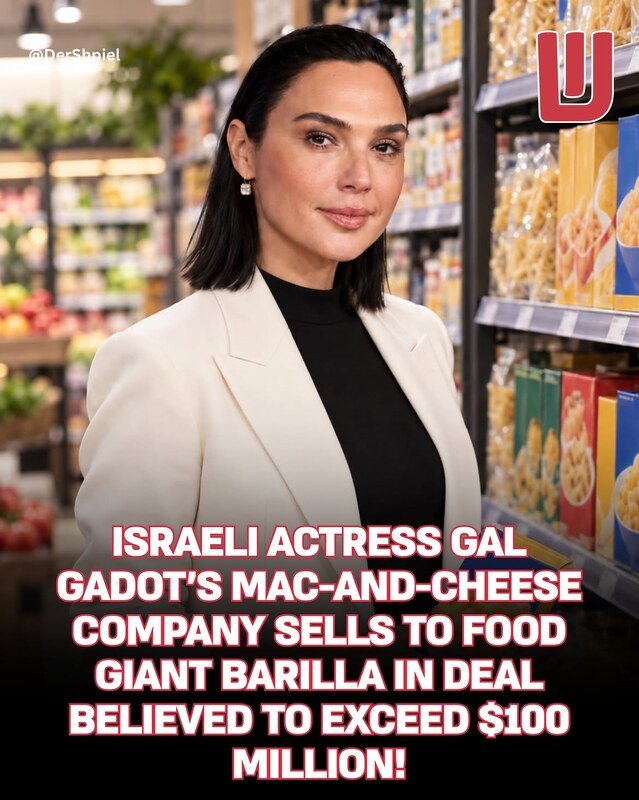 Gal Gadot hands