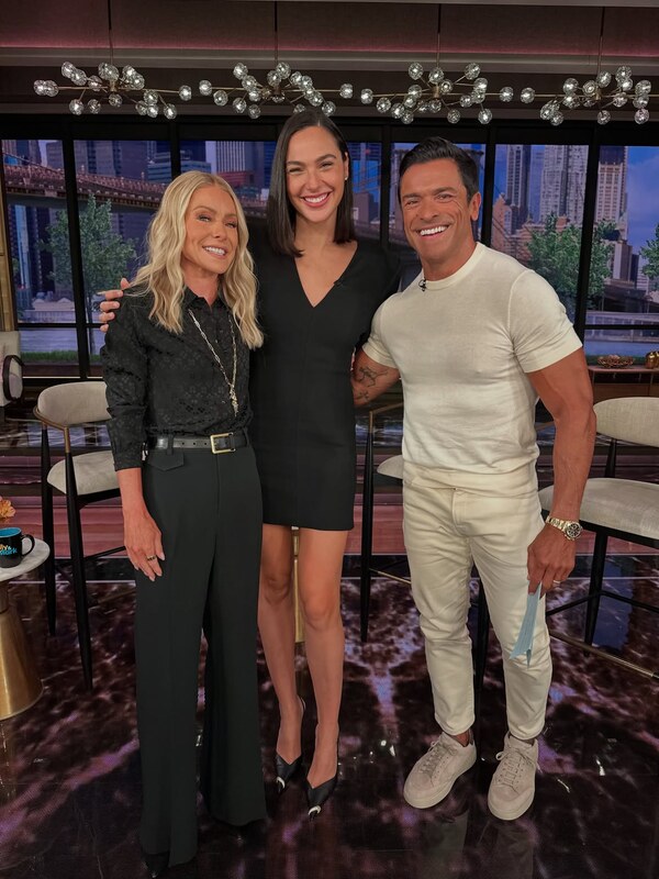 Gal Gadot hands