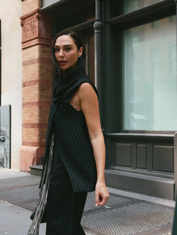 Gal Gadot hands