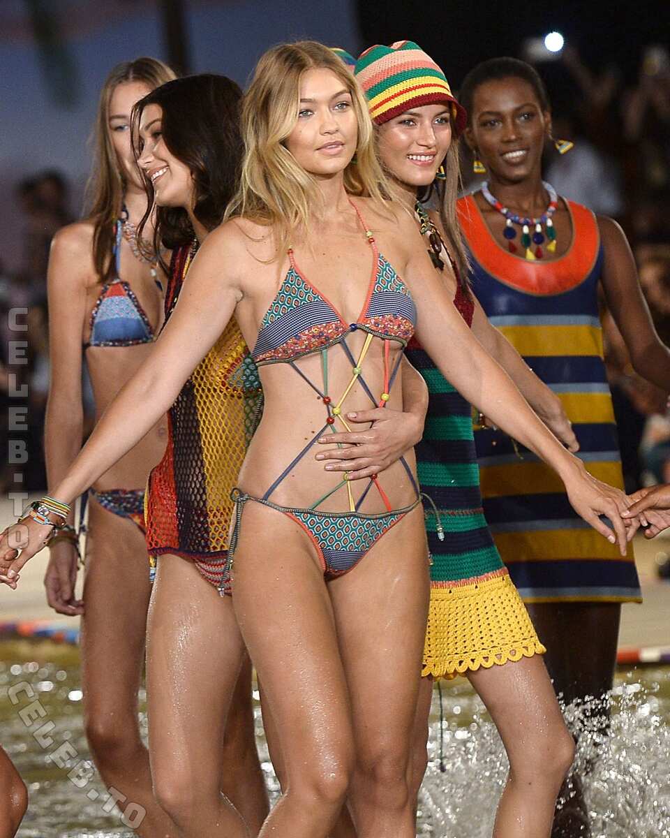 Gigi Hadid Nude Photos & Videos - Celeb Masta