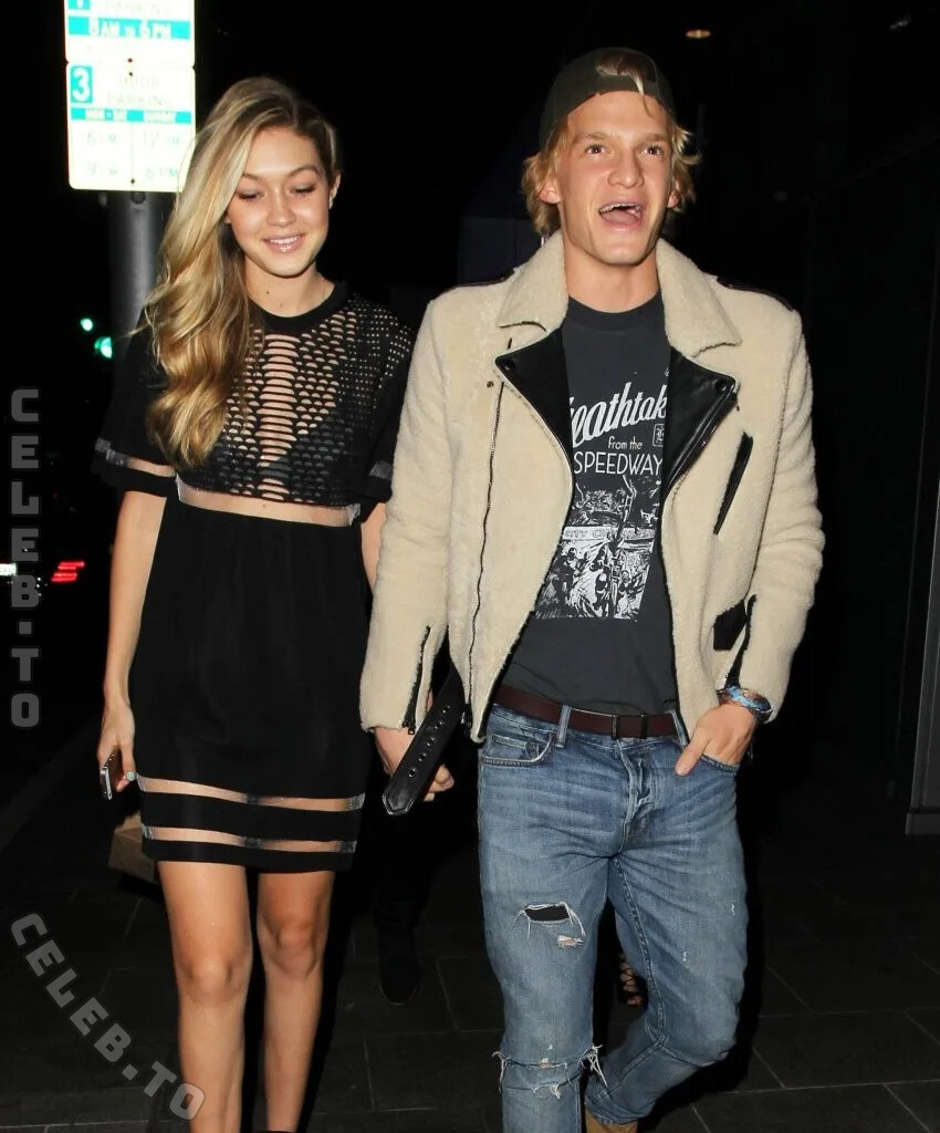Gigi Hadid Nude Photos & Videos - Celeb Masta