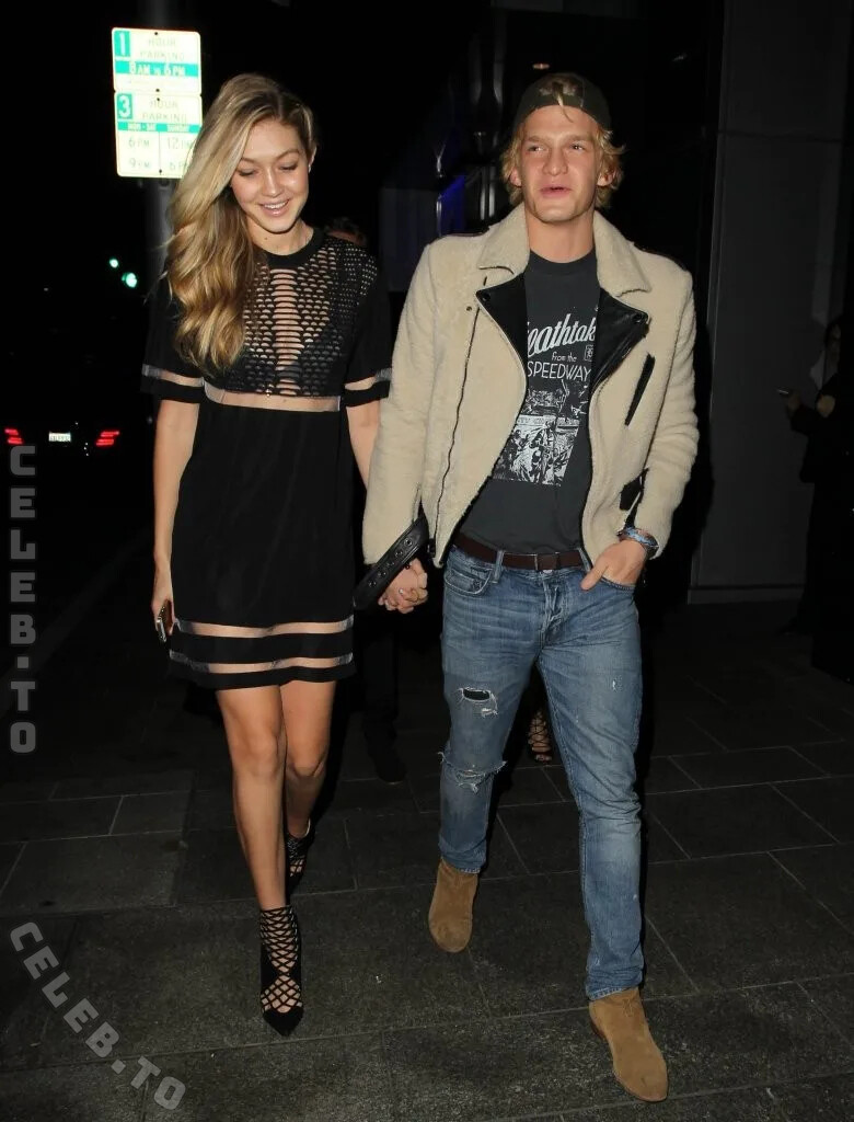 Gigi Hadid Nude Photos & Videos - Celeb Masta