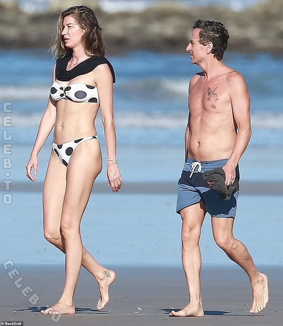 Gisele Bundchen legs