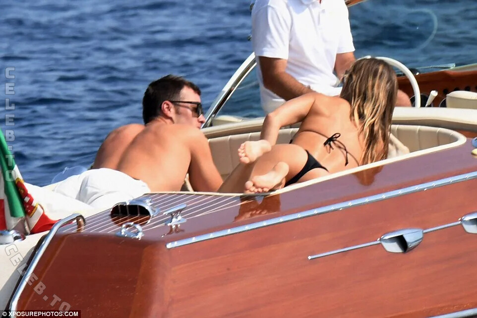 Gisele Bundchen butts