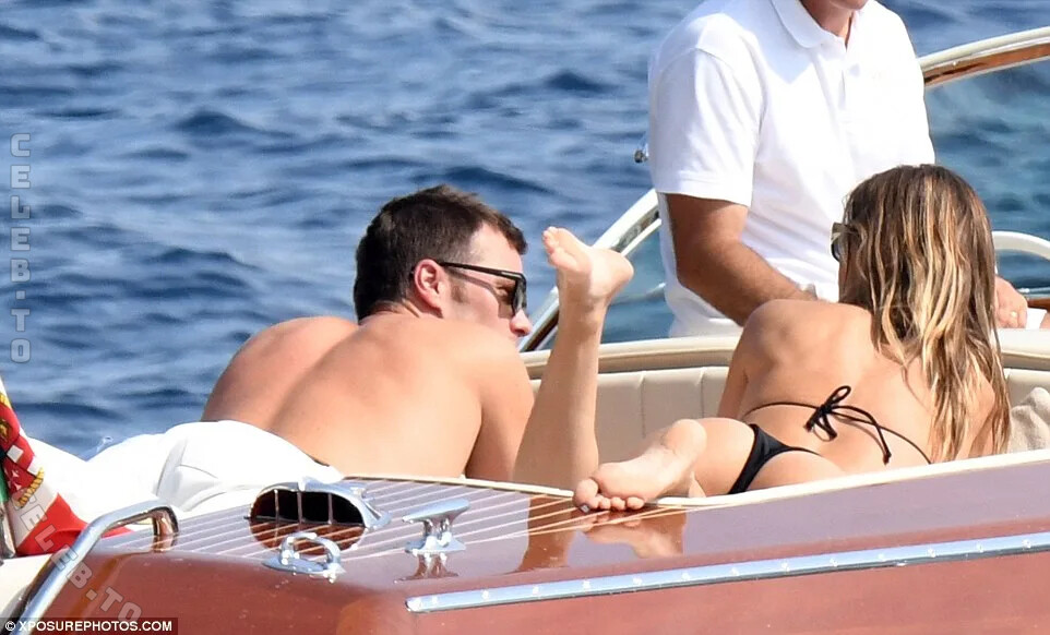 Gisele Bundchen butts