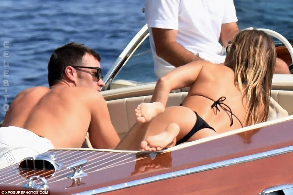 Gisele Bundchen butts
