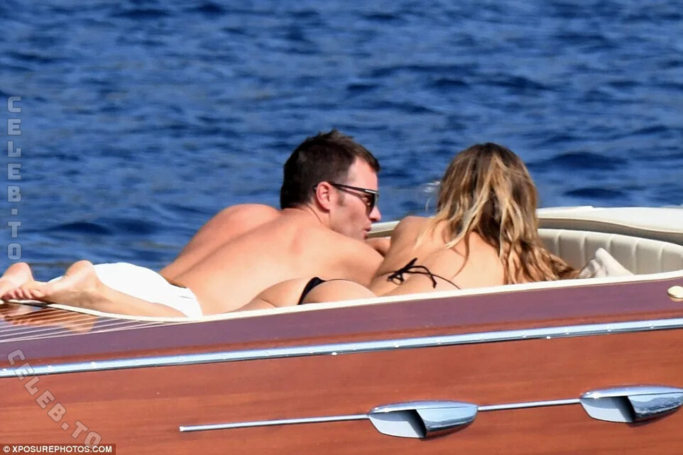 Gisele Bundchen butts