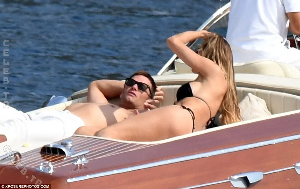 Gisele Bundchen butts