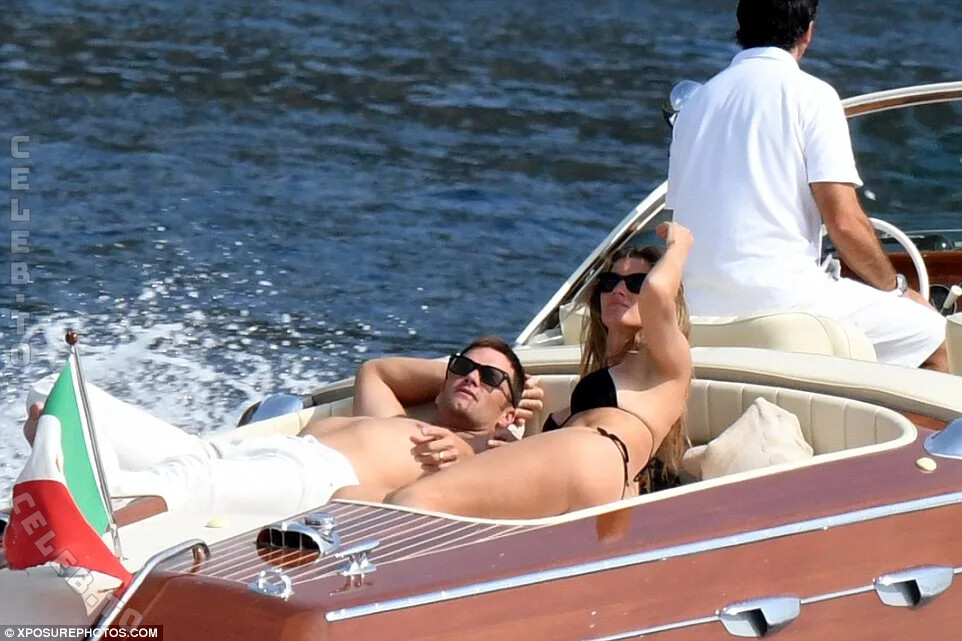 Gisele Bundchen butts