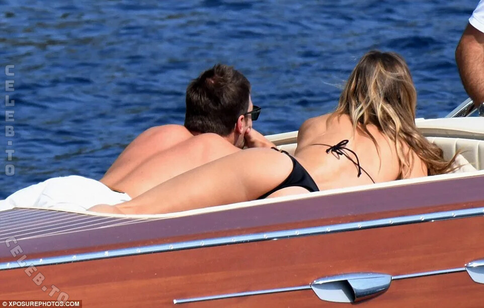 Gisele Bundchen hands
