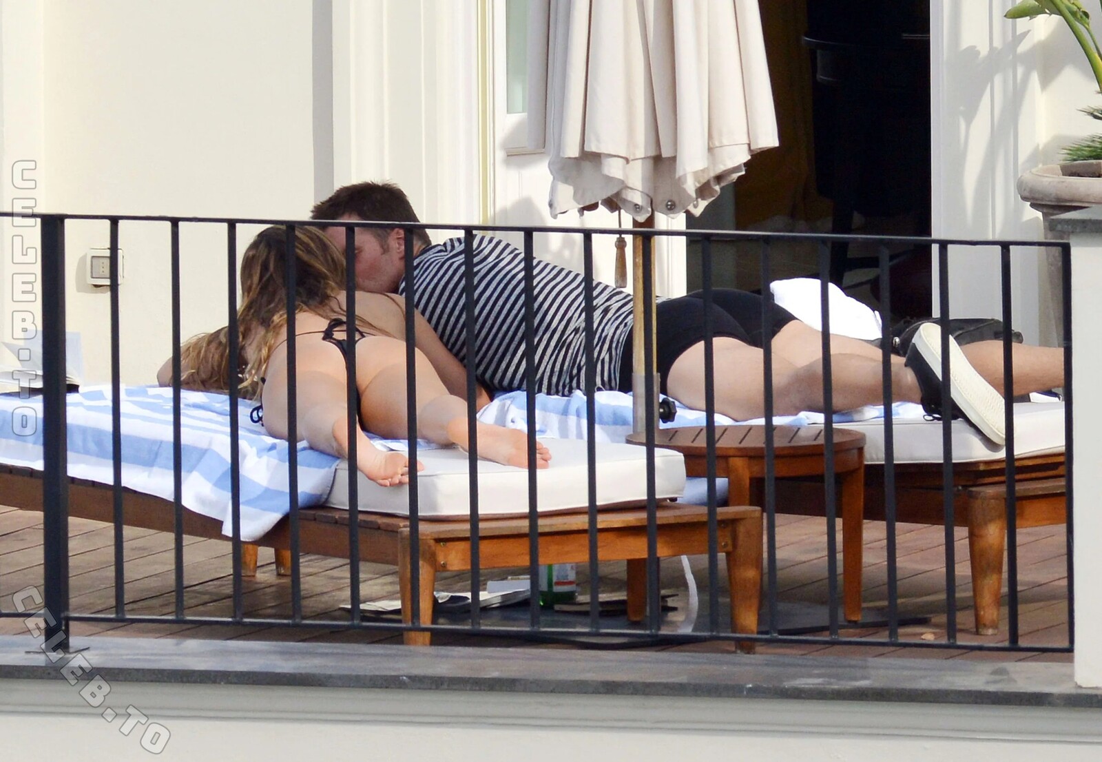 Gisele Bundchen hands