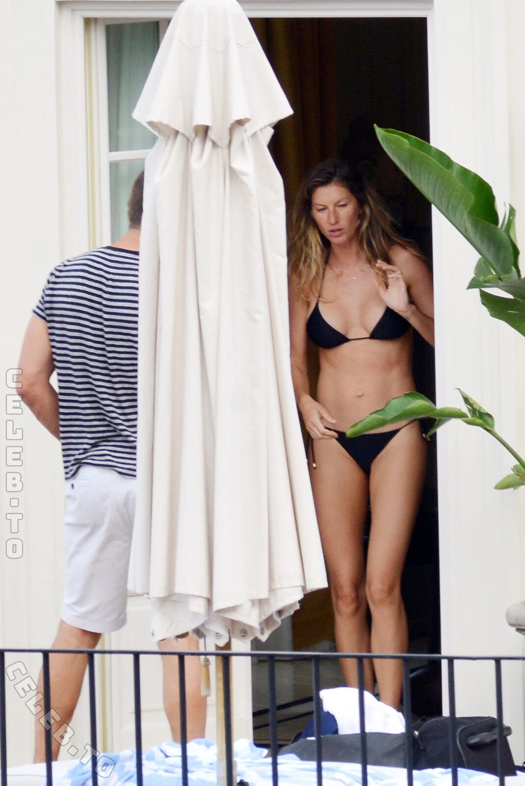 Gisele Bundchen hands