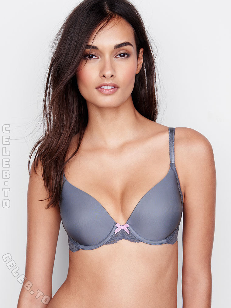 Gizele Oliveira Sexy (5 Photos)