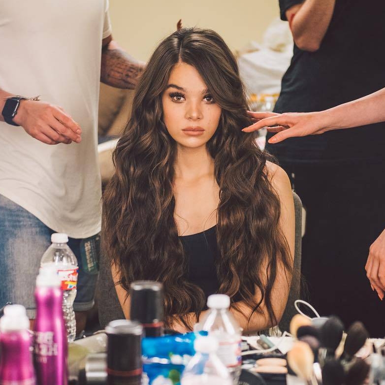 Hailee Steinfeld Nude Pics, Porn & Hot Scenes [2023]