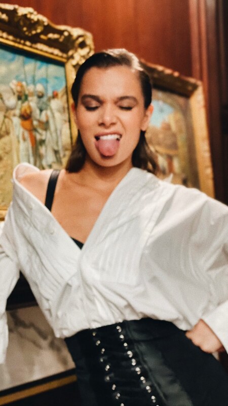 Hailee Steinfeld Nude Photos Set Released