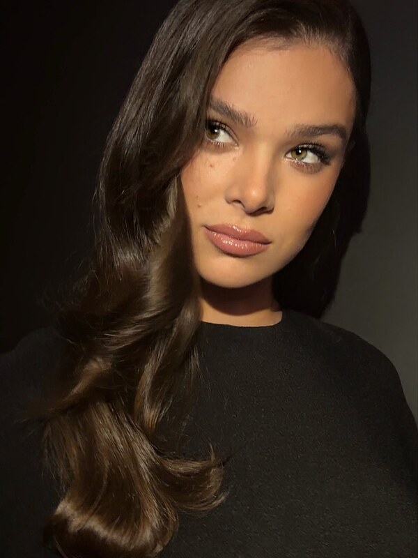 Hailee Steinfeld nude leaked photos
