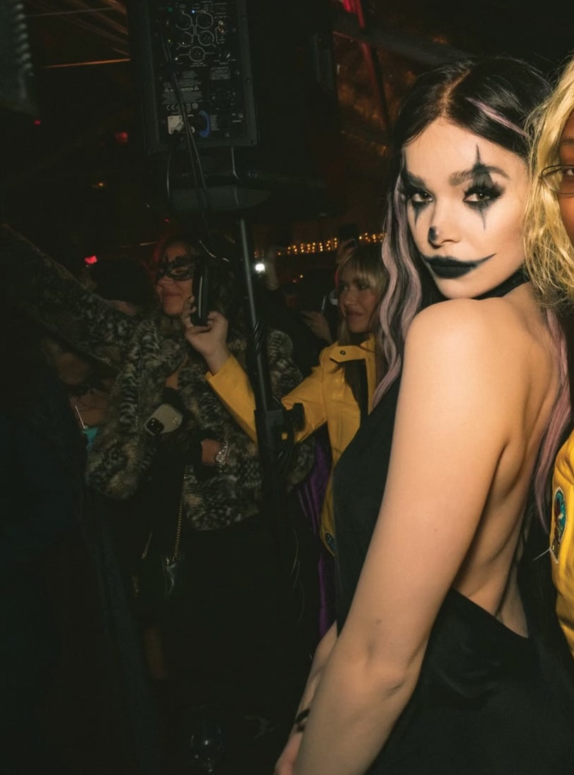 Hailee Steinfeld nude leaked photos