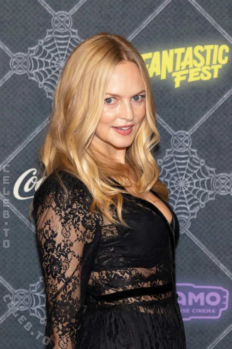 Heather Graham Nude and Hot Pics and Porn