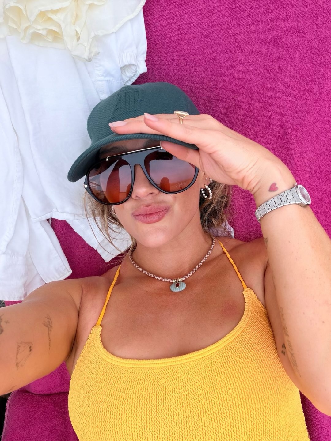 Hilary Duff hands