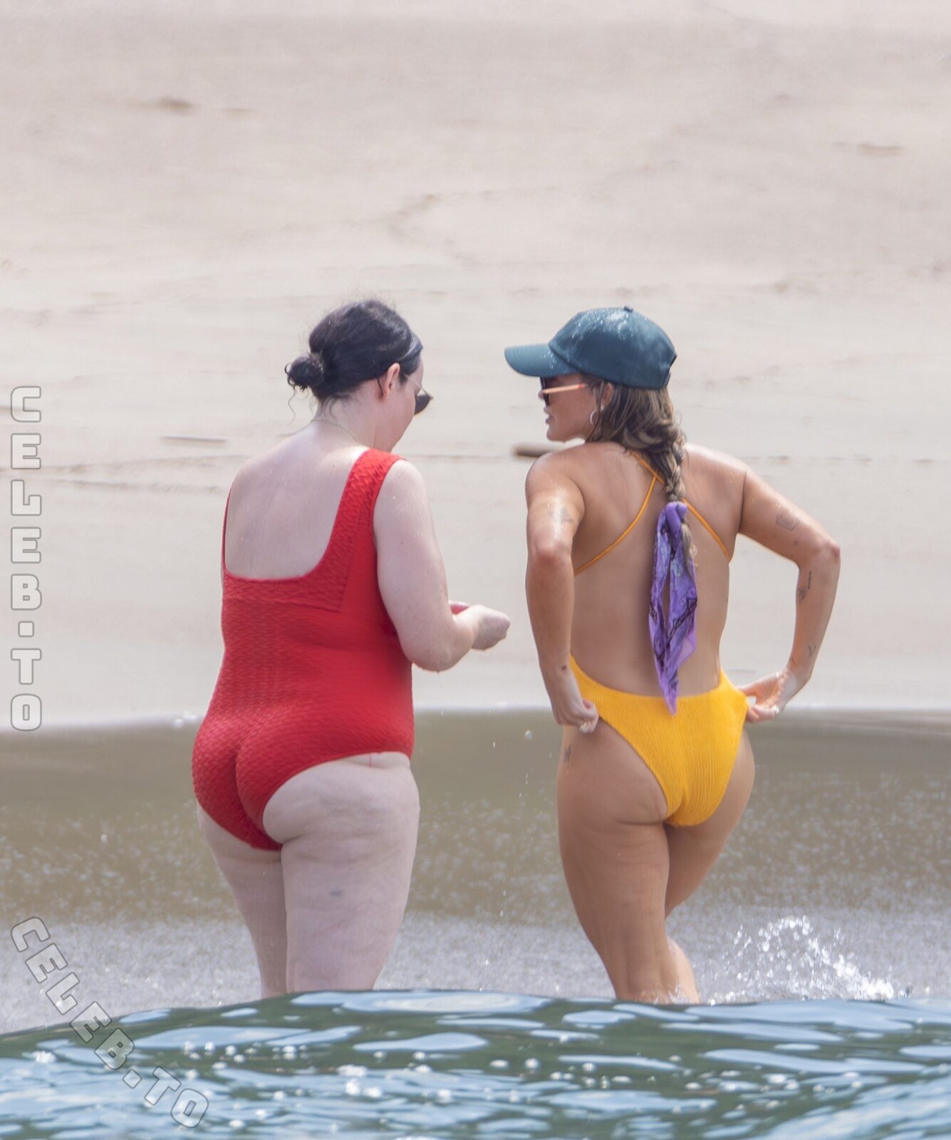 Hillary Duff butts