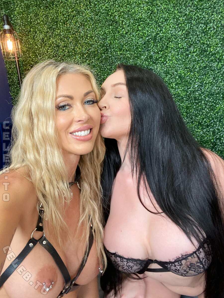 Holly Hotwife Nude & Sexy Collection (8 Photos)