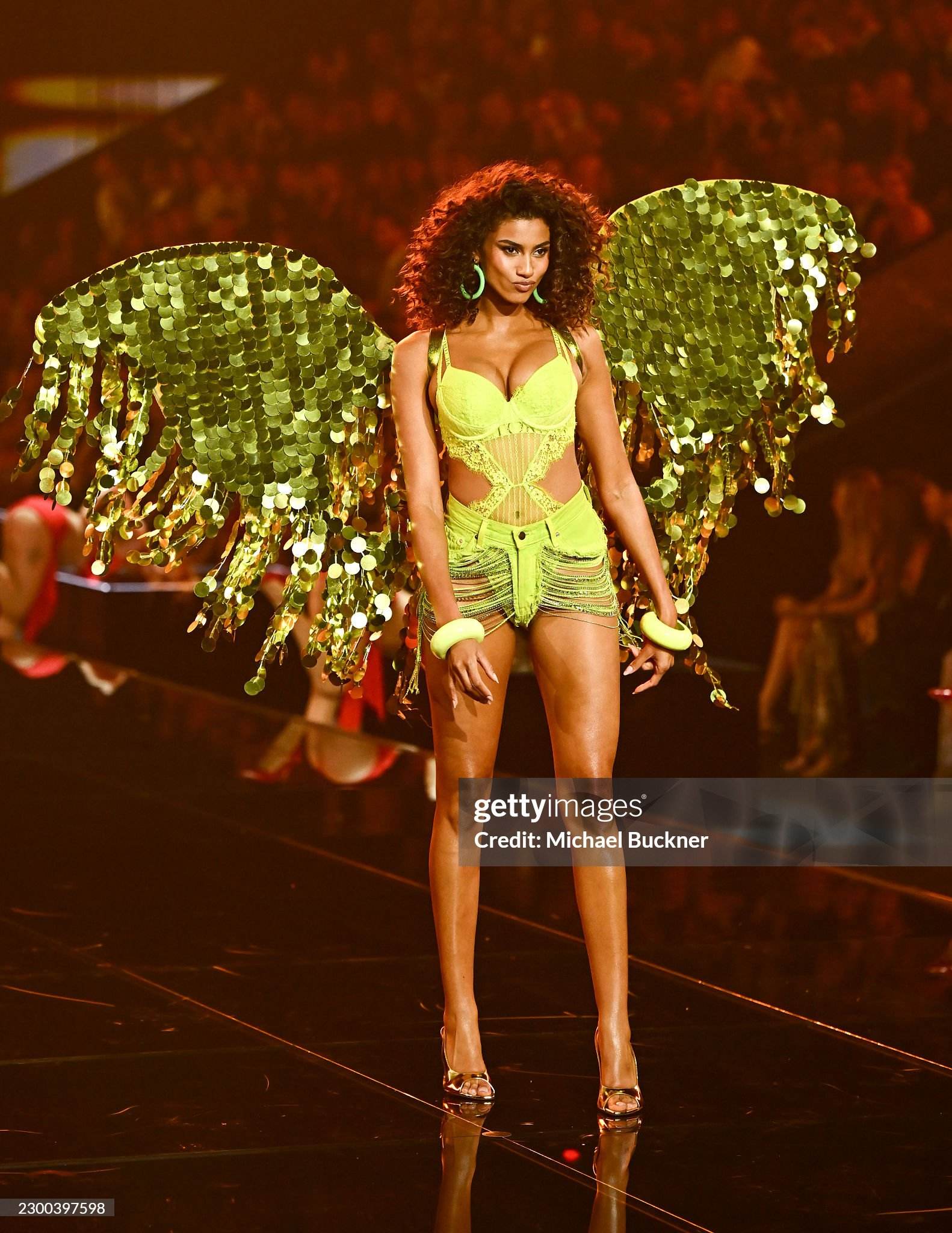 Imaan Hammam hands