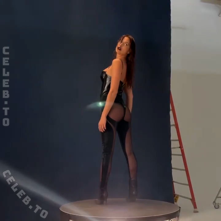 Irina Shayk butts