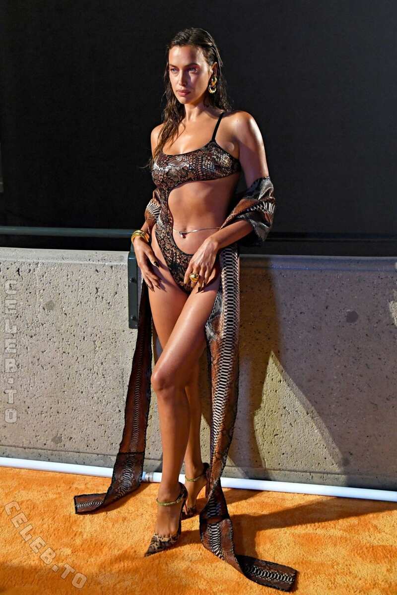 Irina Shayk nude leaked photos