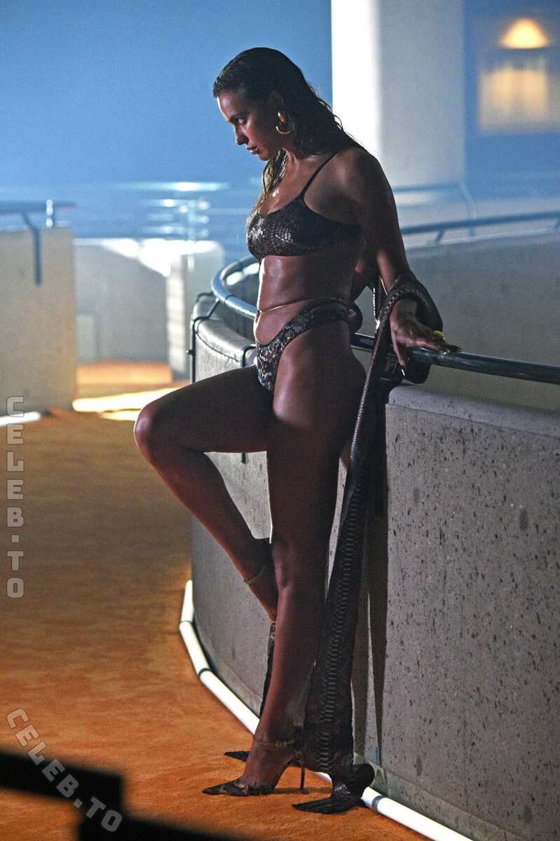 Irina Shayk nude leaked photos