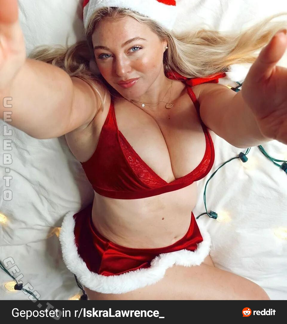 Iskra Lawrence hands