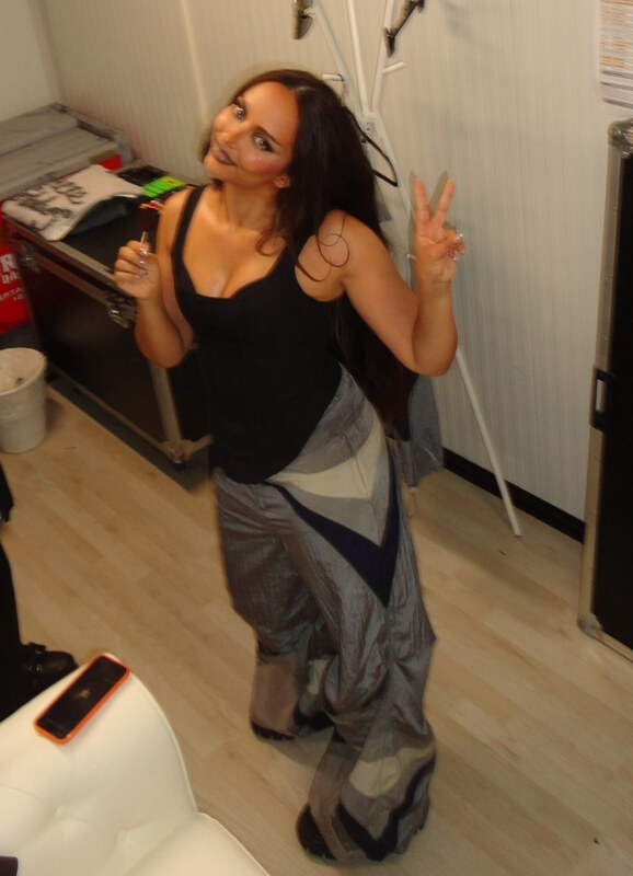 Jade Thirlwall hands