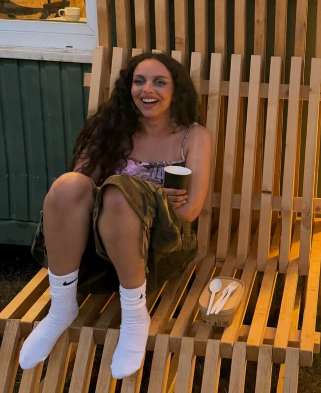 Jade Thirlwall hands