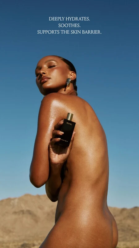 Jasmine Tookes hands