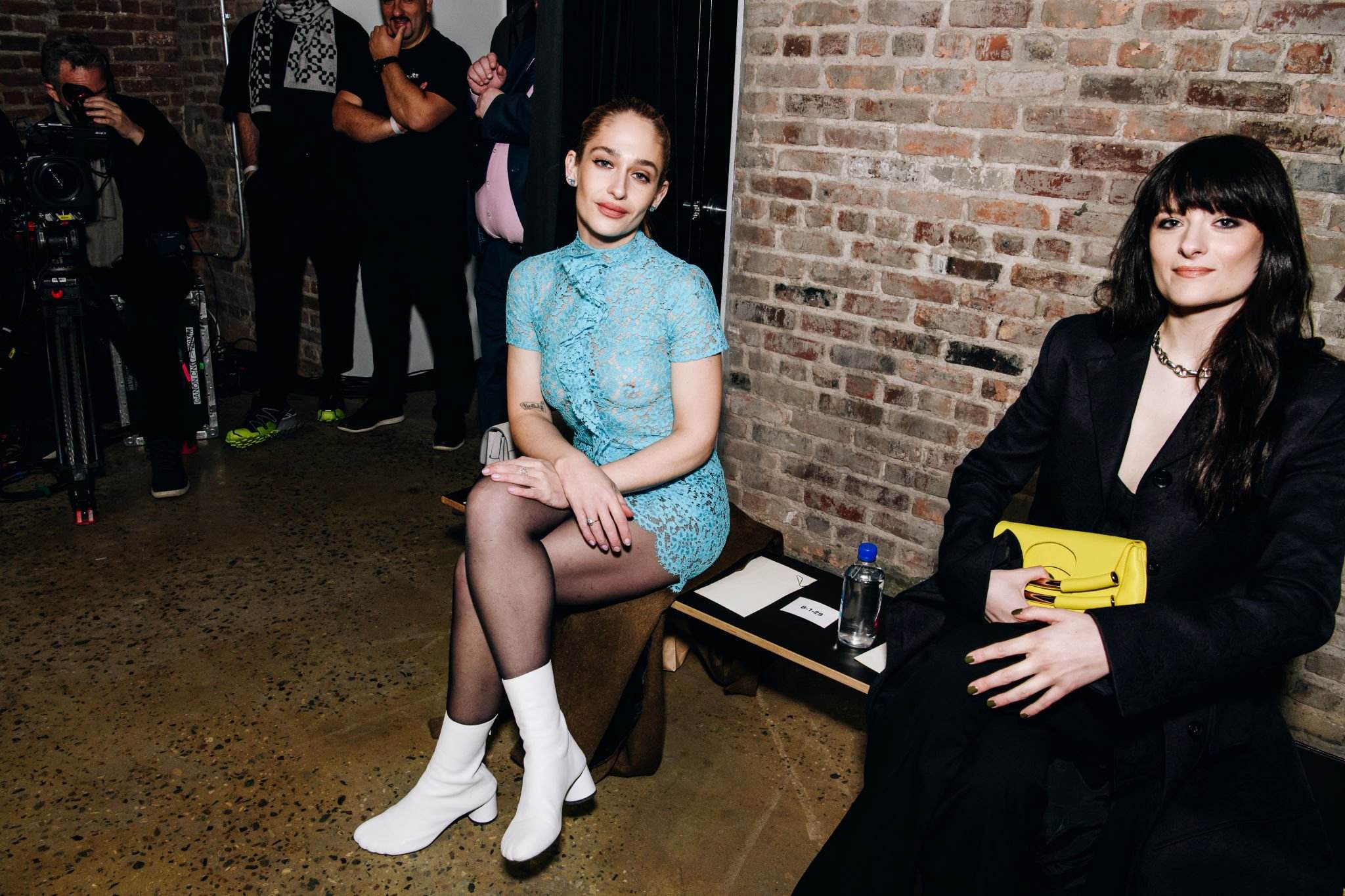 Jemima Kirke hands