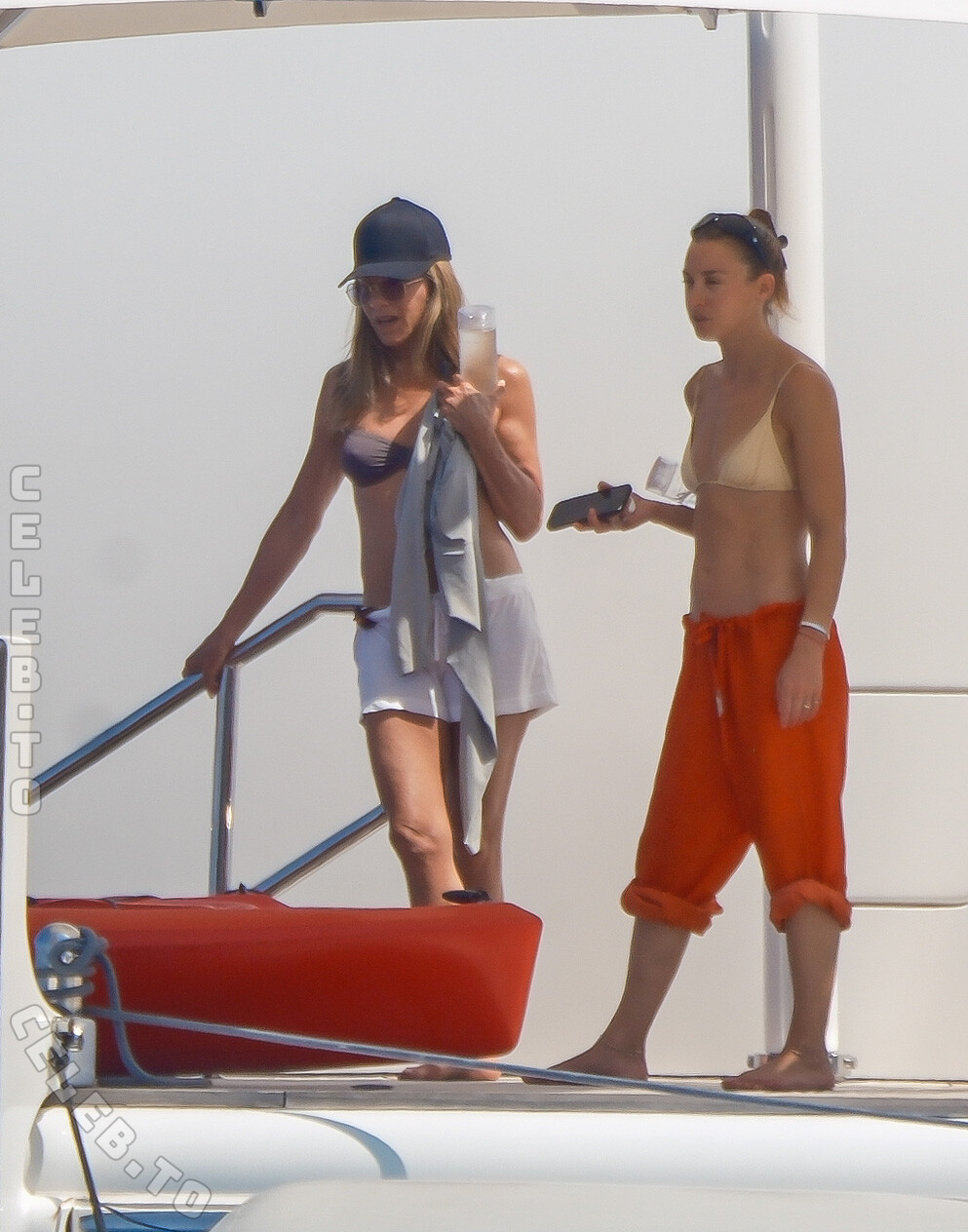 Jennifer Aniston legs