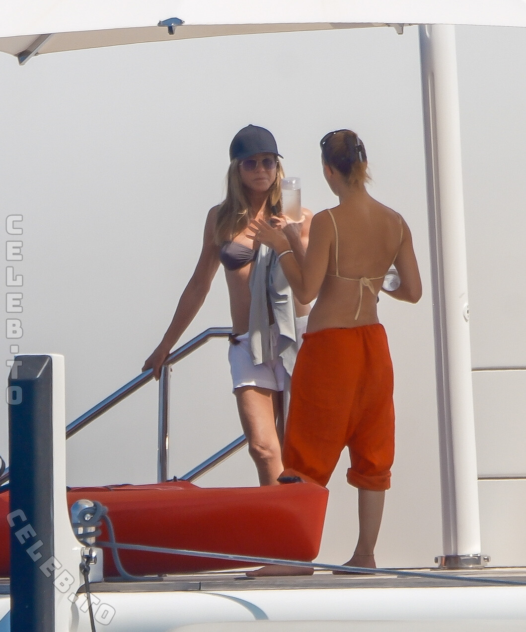 Jennifer Aniston legs