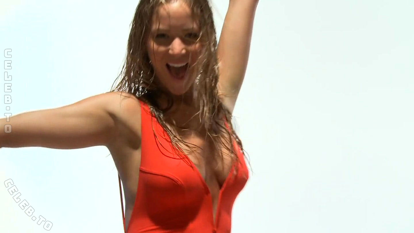 Jennifer Lawrence hands