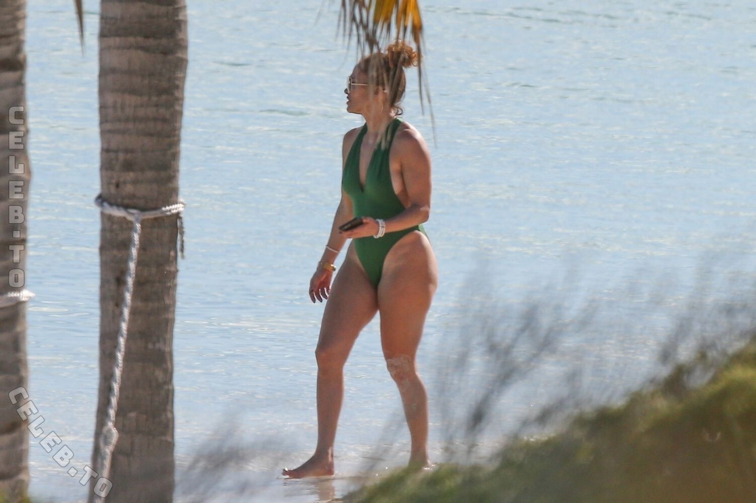 Jennifer Lopez legs