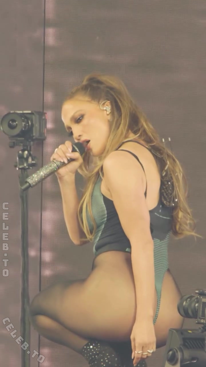 Jennifer Lopez nude leaked photos