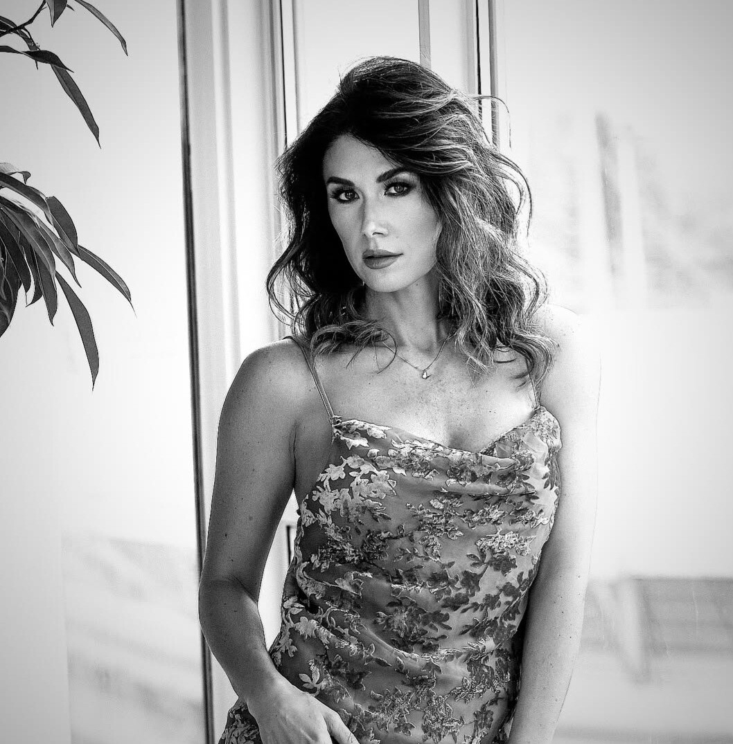 Jewel Staite hands